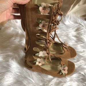 Worn once, super cute for summer!